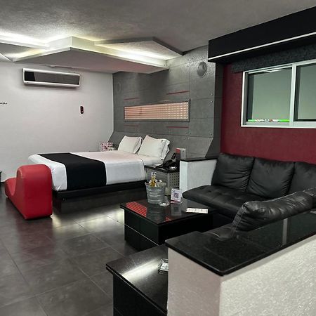 Kuboz Motor Hotel  Zapopan Exterior foto